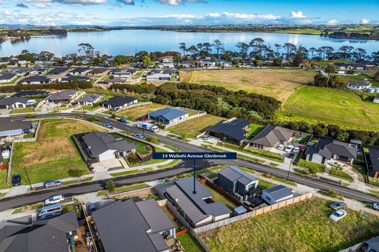 Photo of property in 14 Waikohi Avenue, Glenbrook, 2681