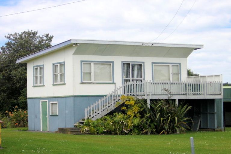Photo of property in 13 Pio Road, Bowentown, Waihi Beach, 3177