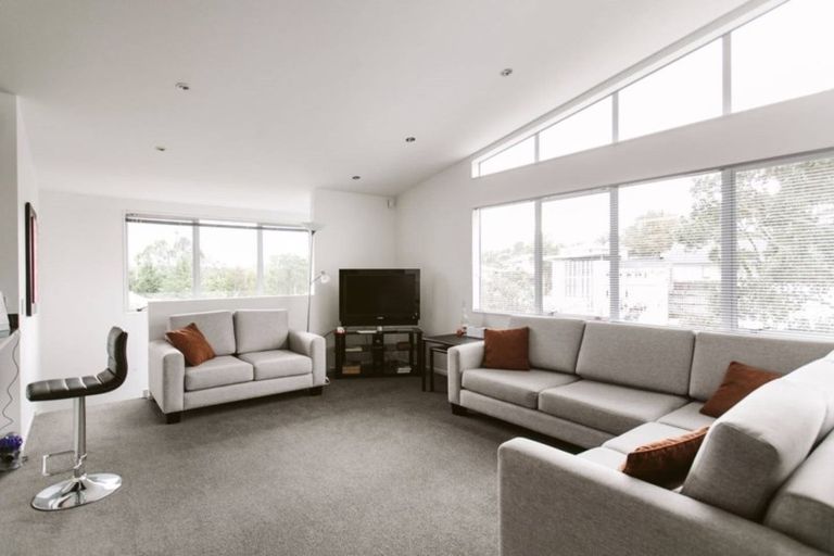 Photo of property in 21a James Street, Glenfield, Auckland, 0629