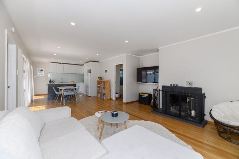 Photo of property in 1/11 Hill Crescent, New Lynn, Auckland, 0600