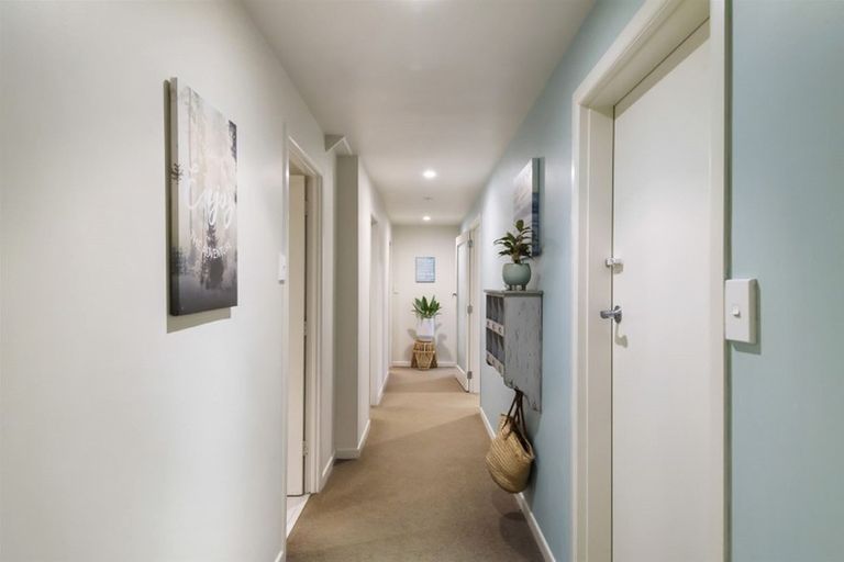 Photo of property in 24 Otakau Road, Milford, Auckland, 0620