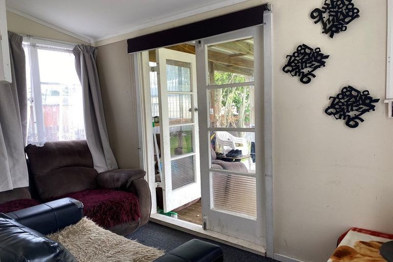 Photo of property in 66 Domett Street, Waitara, 4320