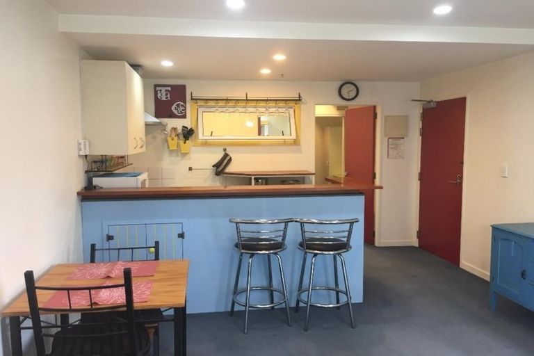 Photo of property in Terrace Heights Apartments, 5b/163 The Terrace, Wellington Central, Wellington, 6011