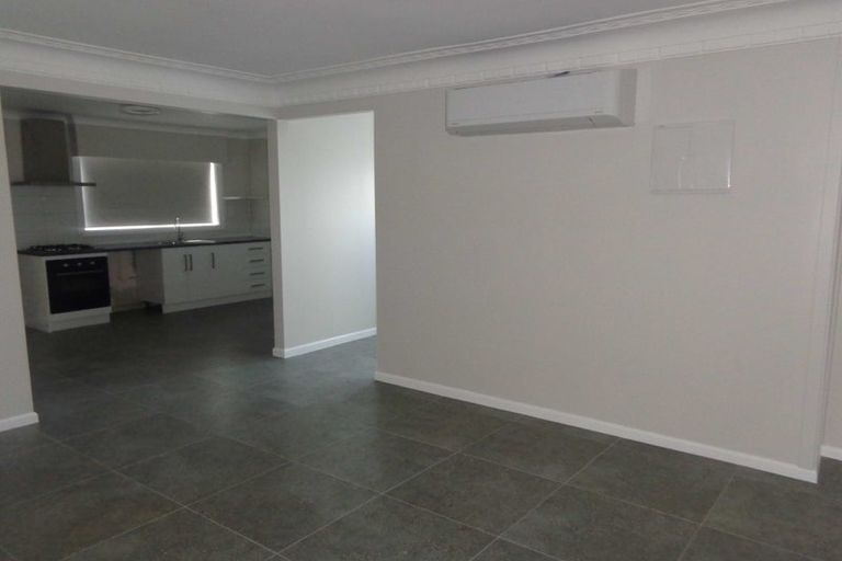 Photo of property in 96 Chislehurst Street, Henderson, Auckland, 0612
