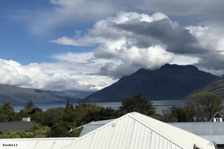 Photo of property in 7 Holly Court, Kelvin Heights, Queenstown, 9300