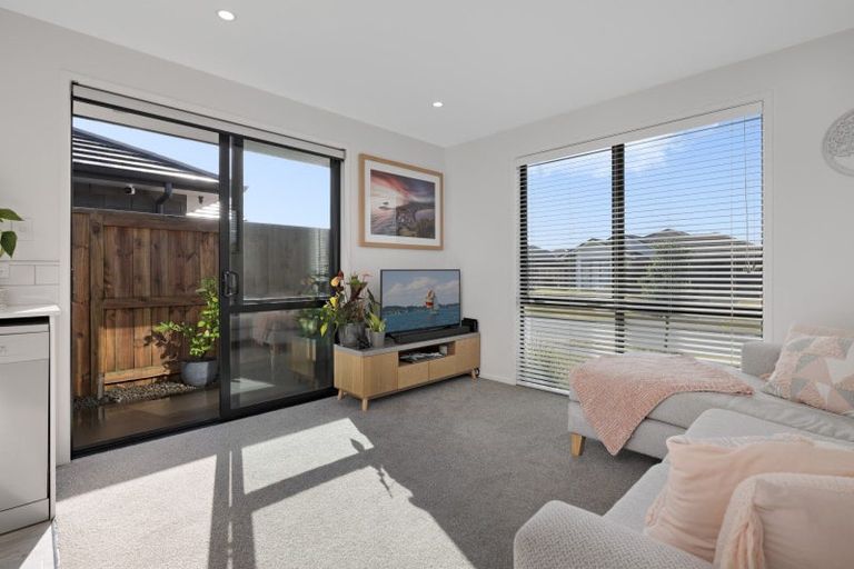 Photo of property in 11 Tiria Drive, Papamoa Beach, Papamoa, 3118
