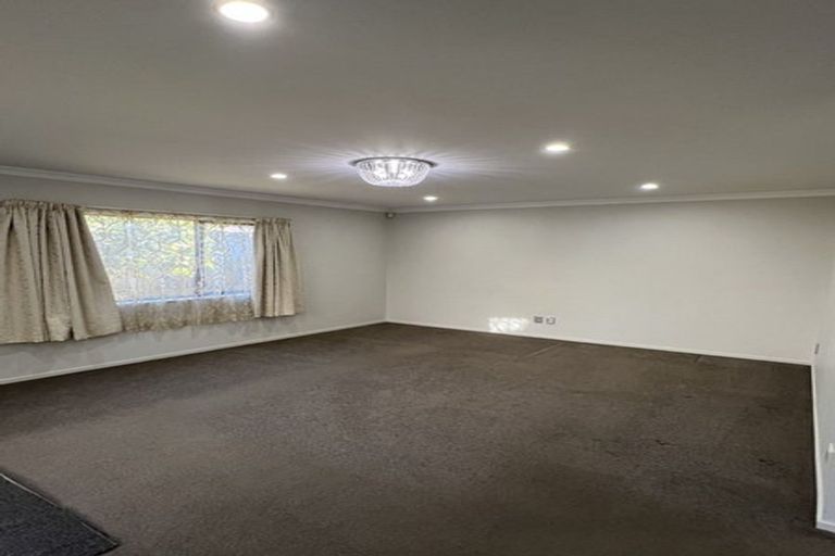 Photo of property in 15a York Road, Papatoetoe, Auckland, 2104