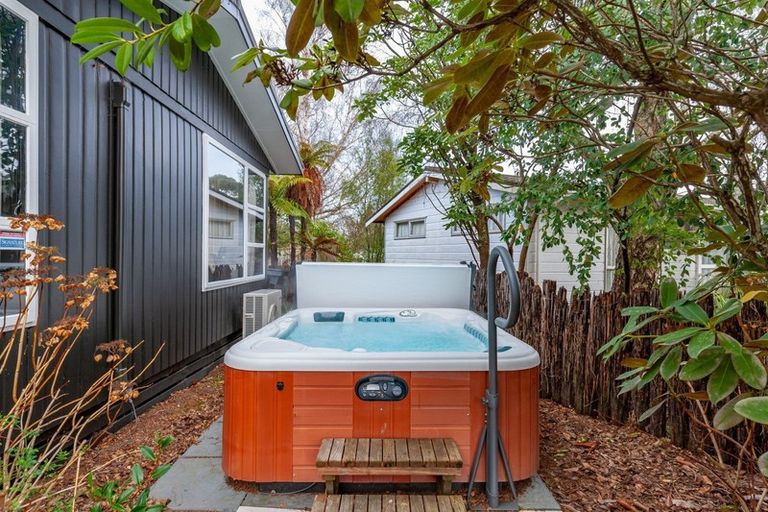 Photo of property in 6 Irwin Place, Kinloch, Taupo, 3377