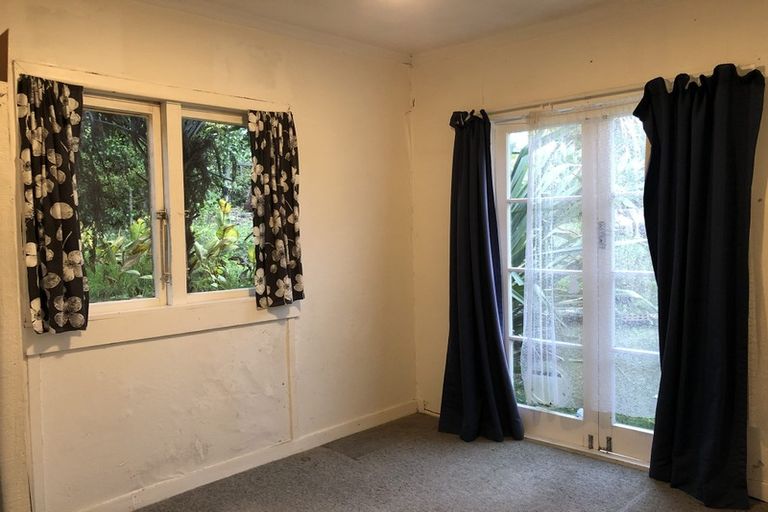 Photo of property in 124 Arran Road, Browns Bay, Auckland, 0630