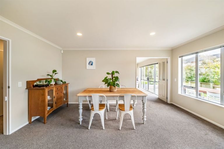 Photo of property in 31 Te Puia Drive, Aotea, Porirua, 5024