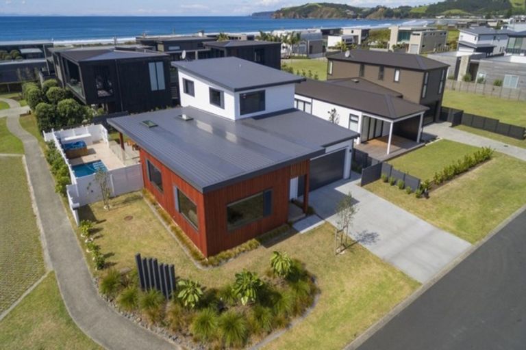 Photo of property in 2 Taiawa Place, Omaha, 0986