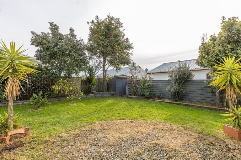 Photo of property in 25 Tiller Close, Kelvin Grove, Palmerston North, 4414