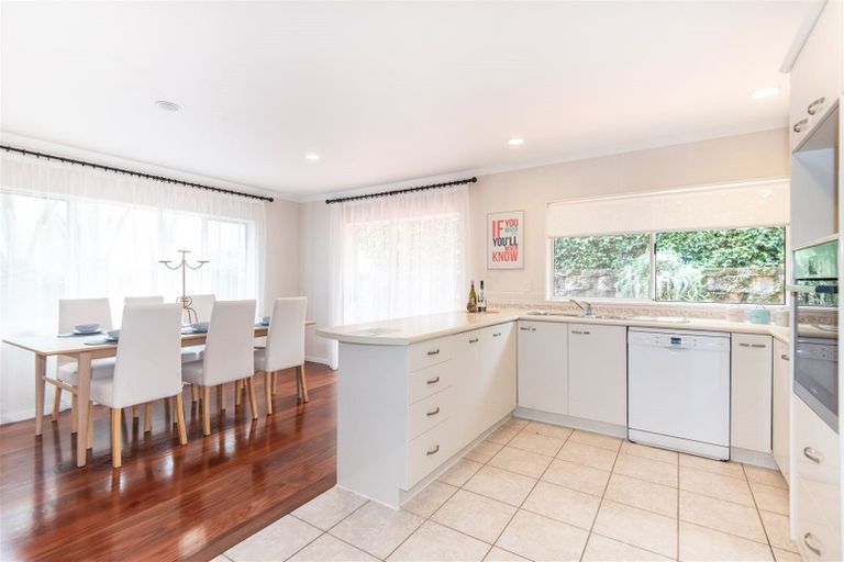 Photo of property in 18 Santa Ana Drive, Dannemora, Auckland, 2016