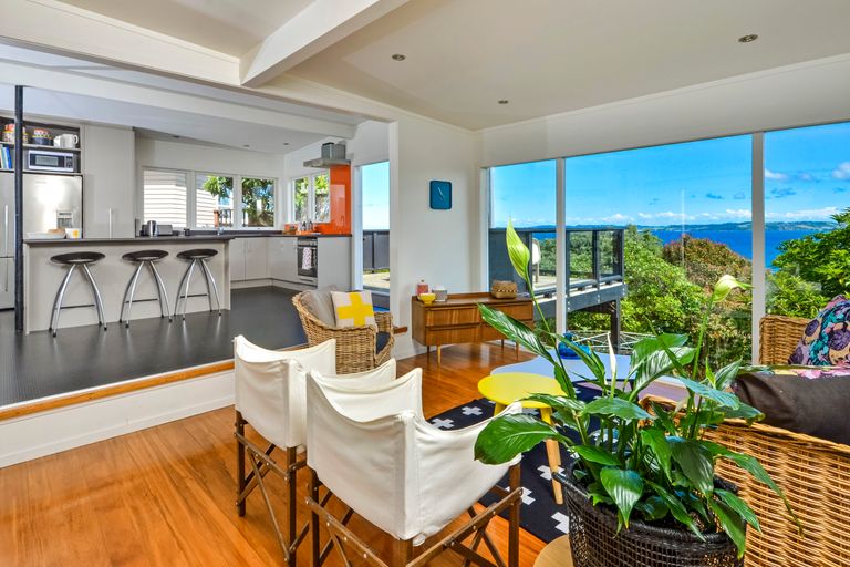 Photo of property in 24 Barrier View Road, Leigh, 0985