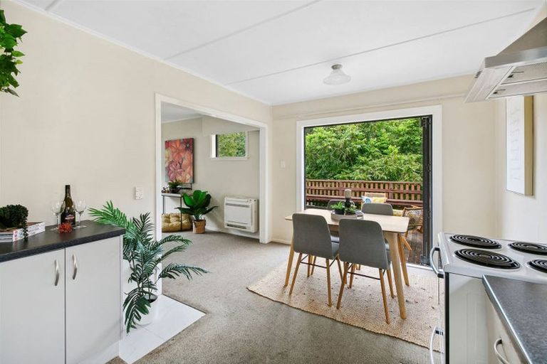 Photo of property in 117g Seaview Road, Westown, New Plymouth, 4310