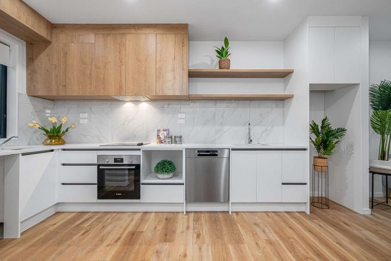 Photo of property in 5/29 Tudor Road, Henderson, Auckland, 0610