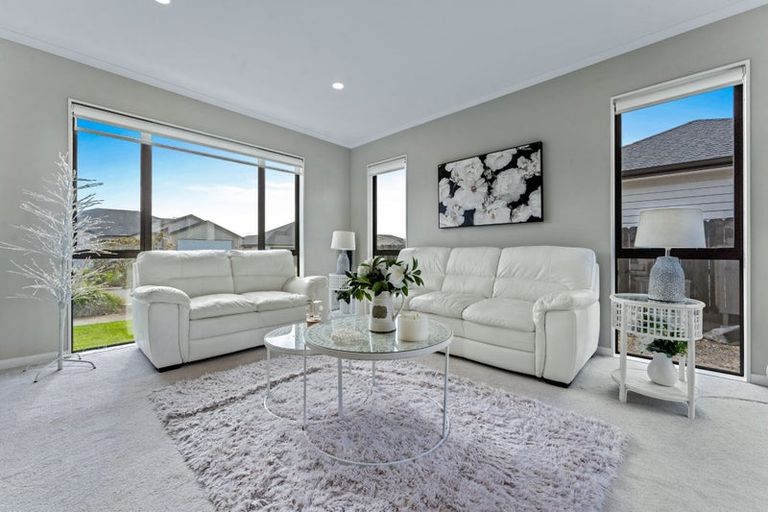 Photo of property in 63 Symes Drive, Red Beach, 0932