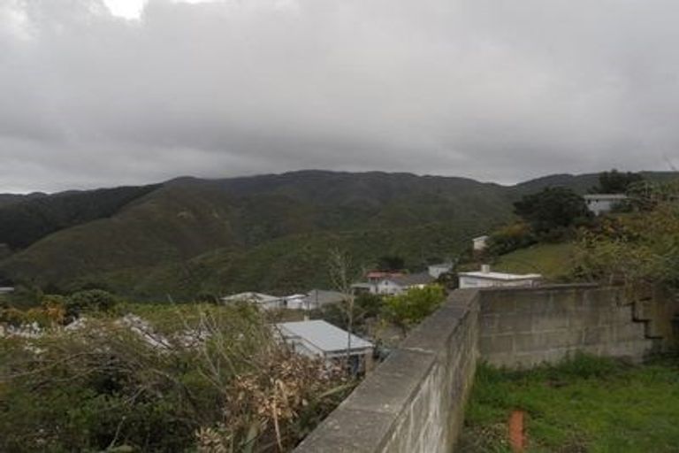 Photo of property in 17 Caribou Place, Kingston, Wellington, 6021