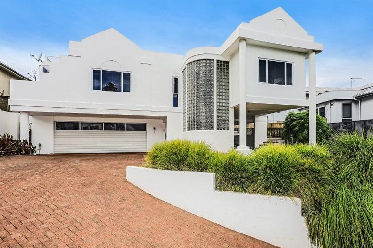 Photo of property in 132 Priestley Terrace, Bluff Hill, Napier, 4110