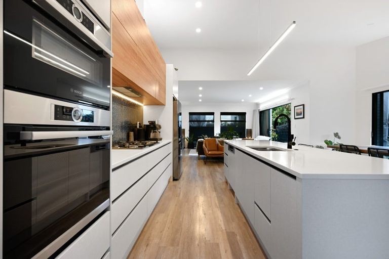 Photo of property in 3d Lake Domain Drive, Frankton, Hamilton, 3204