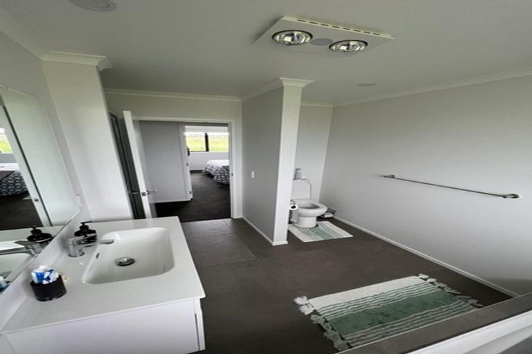 Photo of property in 32 County Drive, Hawera, 4610