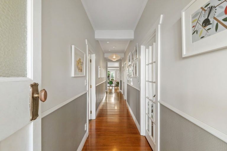 Photo of property in 1/92 Norwood Road, Bayswater, Auckland, 0622