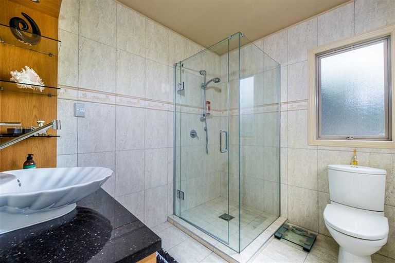 Photo of property in 1/293 East Coast Road, Mairangi Bay, Auckland, 0630