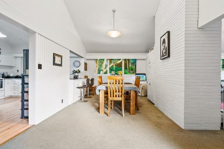 Photo of property in 27 Walpole Avenue, Hillpark, Auckland, 2102