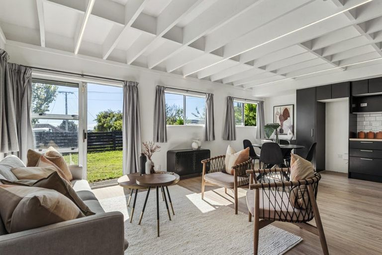 Photo of property in 3/80 Birkdale Road, Birkdale, Auckland, 0626