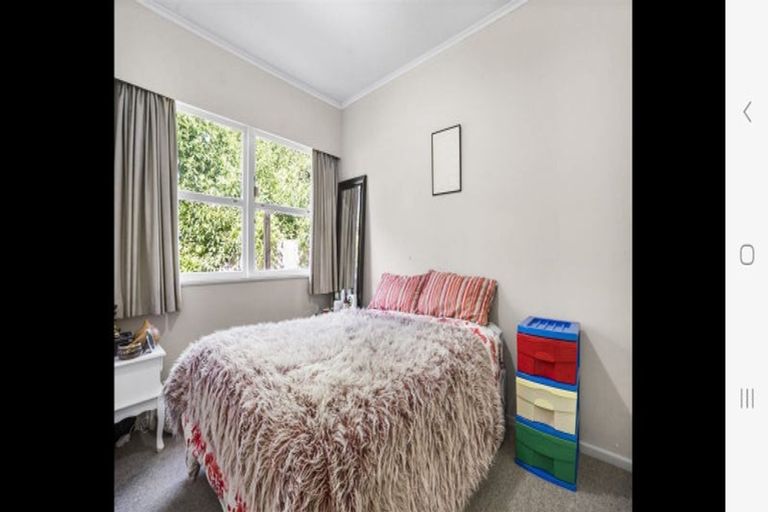 Photo of property in 29a Glenfern Road, Mellons Bay, Auckland, 2014