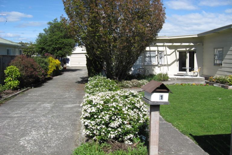Photo of property in 11 Parkers Road, Tahunanui, Nelson, 7011