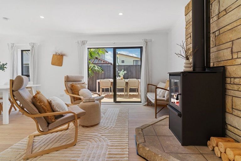 Photo of property in 111 Dickson Road, Papamoa Beach, Papamoa, 3118