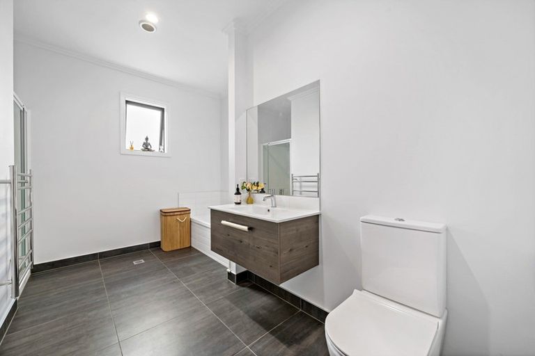 Photo of property in 10 Frances Bryers Road, Hobsonville, Auckland, 0616