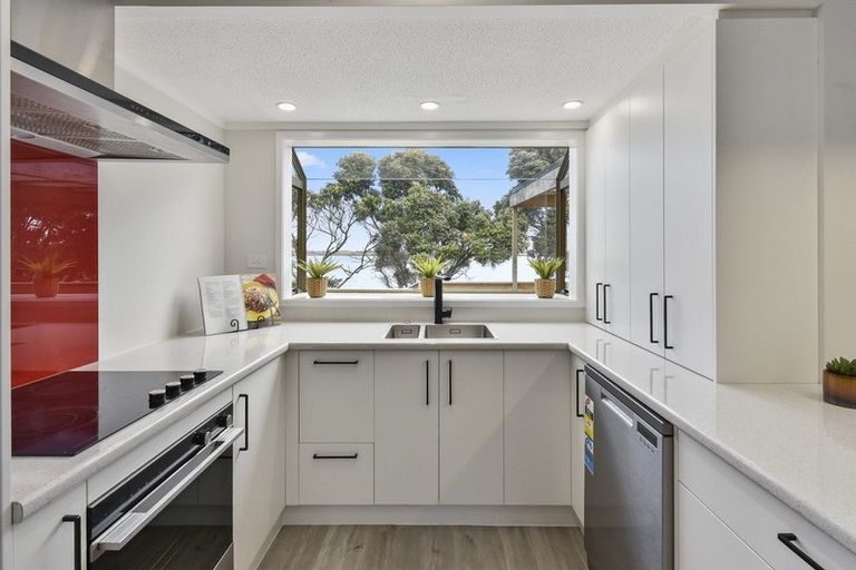 Photo of property in 18 Kaanapali Place, Wattle Downs, Auckland, 2103