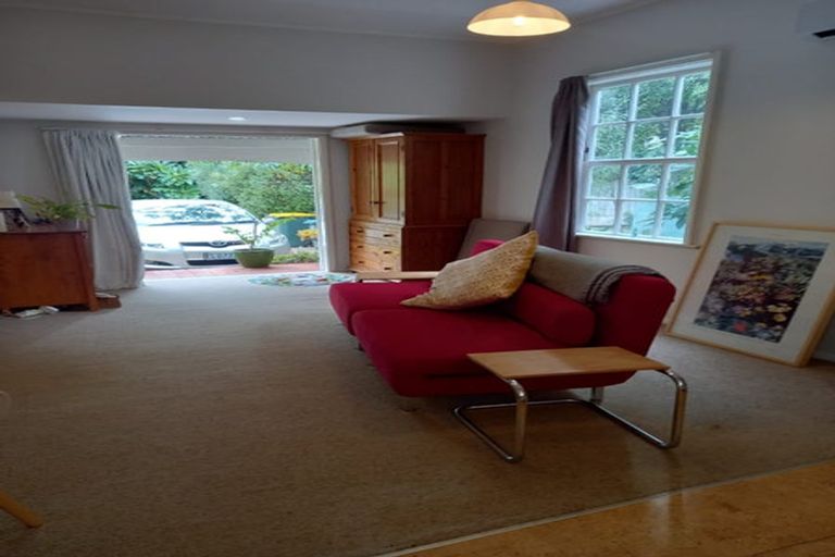 Photo of property in 4 Paremata Drive, Paremata, Porirua, 5024