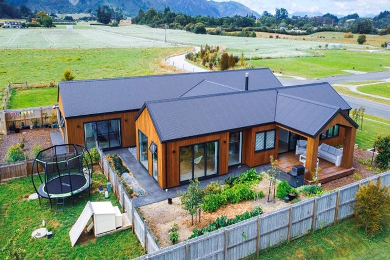 Photo of property in 9 Windle Road, Motupipi, 7110