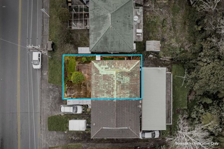 Photo of property in 1/10 Sunnyside Road, Sunnyvale, Auckland, 0612