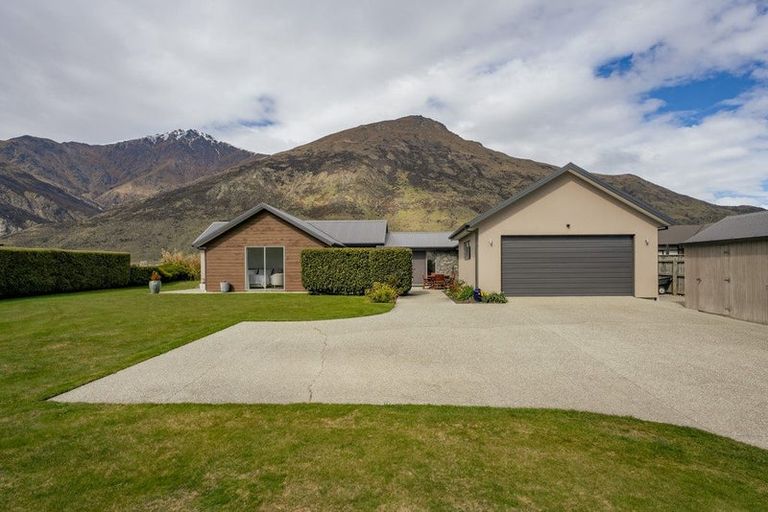 Photo of property in 38 Judge And Jury Drive, Lake Hayes, Queenstown, 9304