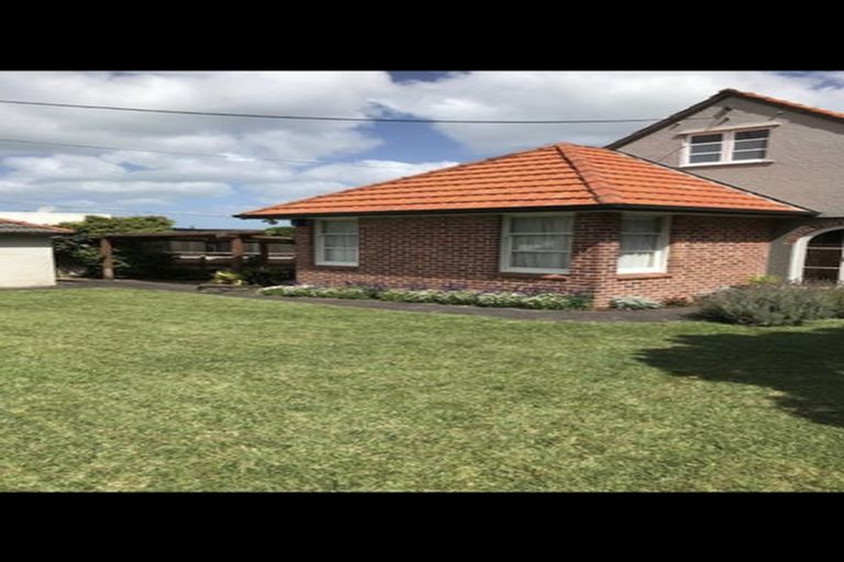 Photo of property in 31 Norwood Road, Bayswater, Auckland, 0622