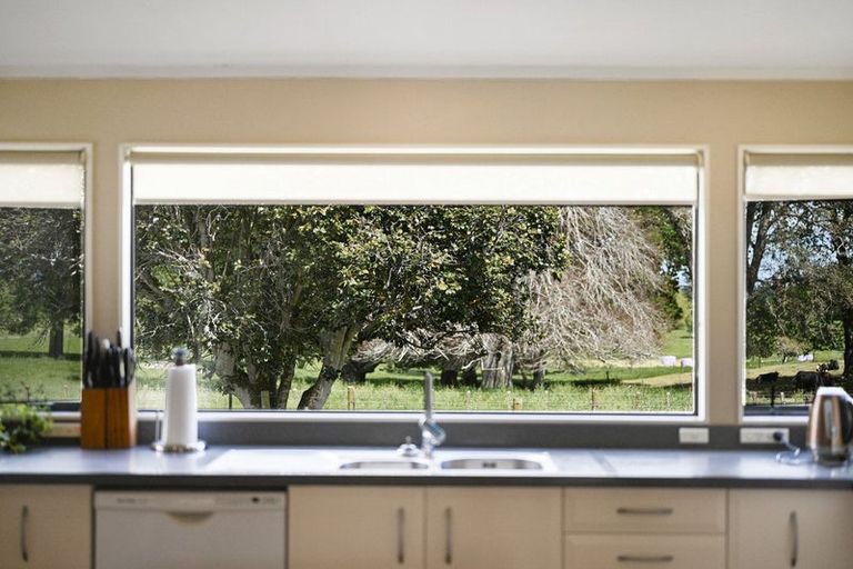 Photo of property in 18 Masters Road, Eureka, Hamilton, 3287