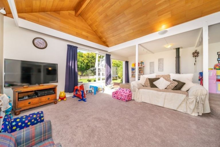 Photo of property in 46 Ebdentown Street, Ebdentown, Upper Hutt, 5018