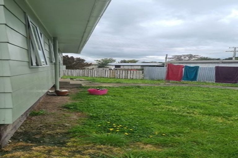 Photo of property in 72 Woodward Street East, Featherston, 5710