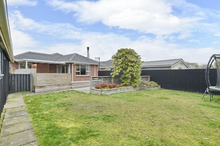 Photo of property in 57 Liverton Crescent, Bishopdale, Christchurch, 8053