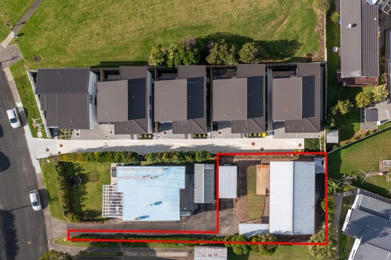 Photo of property in 2/19 Montgomery Avenue, Belmont, Auckland, 0622