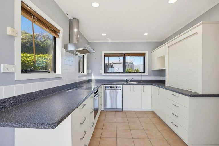 Photo of property in 27 Eskdale Road, Papakowhai, Porirua, 5024