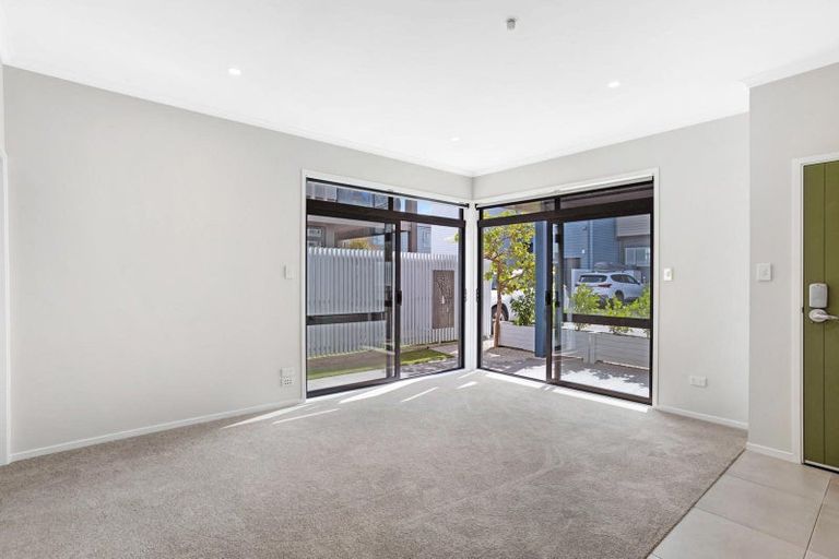 Photo of property in 22 Mollusc Road, Hobsonville, Auckland, 0616