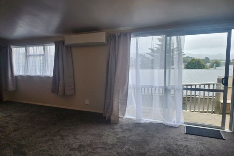 Photo of property in 7a Hampshire Street, Cannons Creek, Porirua, 5024