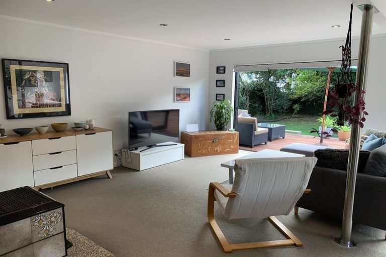 Photo of property in 11 Renata Road, Otaki, 5512