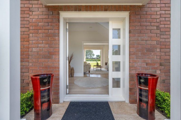 Photo of property in 287 Clifton Road, Whitford, Howick, 2571