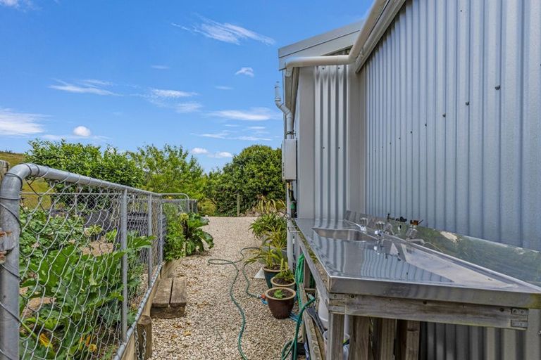 Photo of property in 135 Bensemann Road, Upper Moutere, 7175